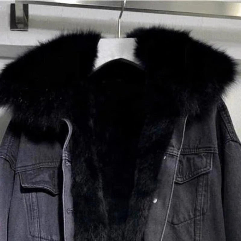 Women&#39;s Classic Fit Denim Jacket