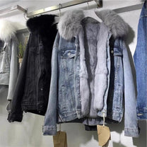 Women&#39;s Classic Fit Denim Jacket