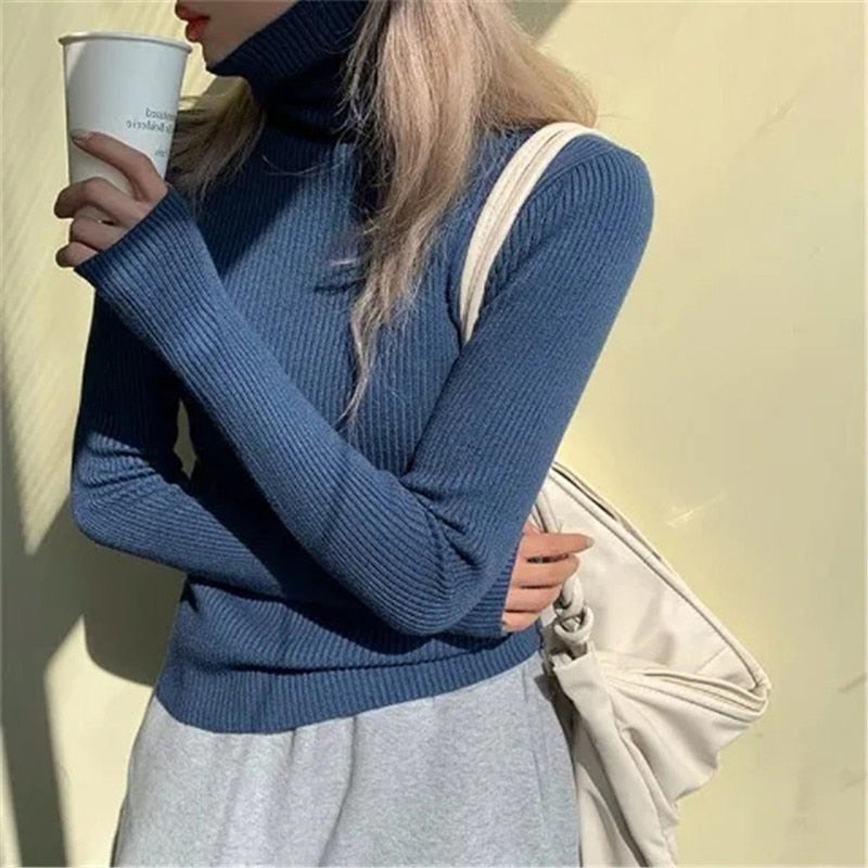 Women&#39;s Classic Pullover Sweater
