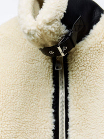 Women&#39;s Elegant Faux Fur Jacket With Long Sleeves And Pockets