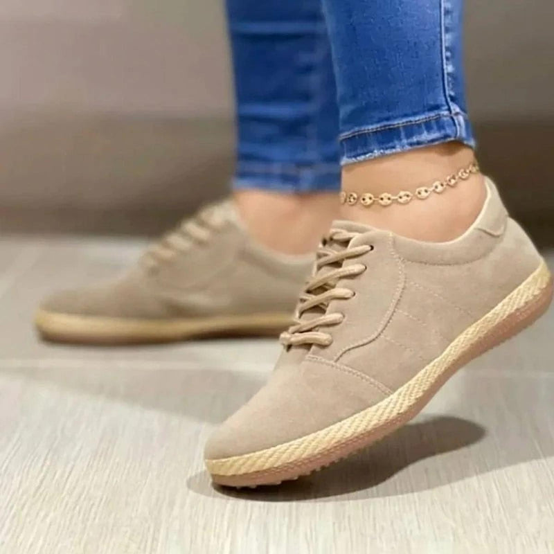 Women&#39;s Elegant Leather Heeled Shoes