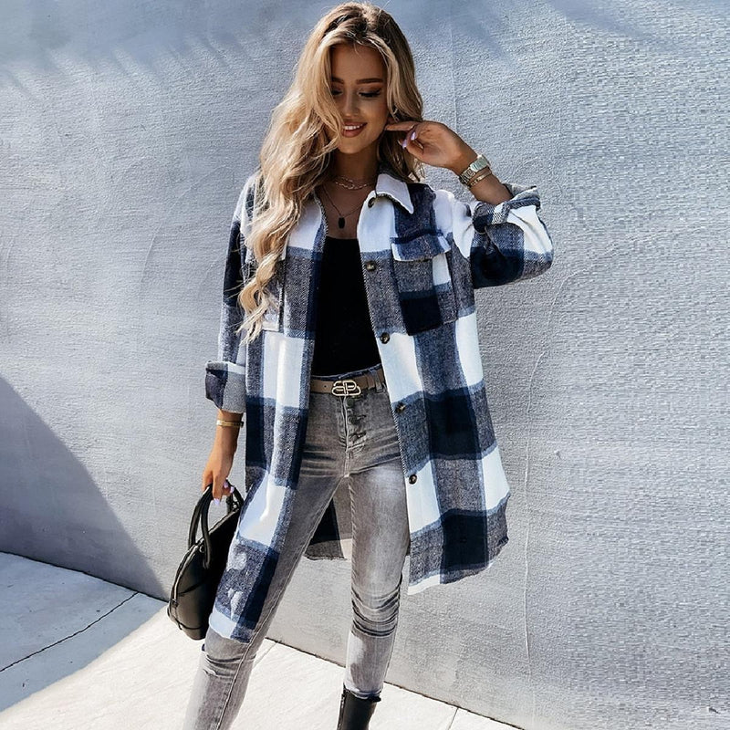 Women&#39;s Fashionable Jacket With Practical Pockets