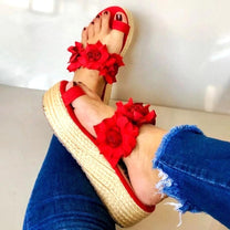 Women&#39;s Floral Embellished Sandals With Adjustable Straps