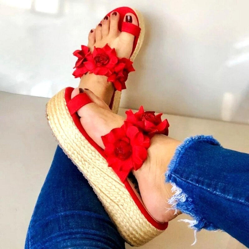 Women&#39;s Floral Embellished Sandals With Adjustable Straps