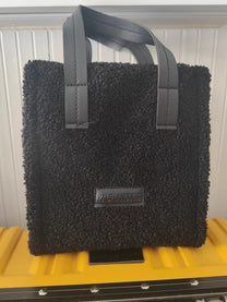 Women&#39;s Handbag With Adjustable Strap And Multiple Compartments