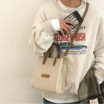 Women&#39;s Handbag With Adjustable Strap And Multiple Compartments