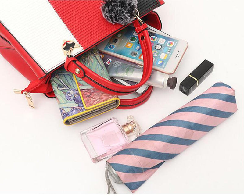 Women&#39;s Handbag With Hairball Embellishments And Patchwork Design