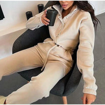 Women&#39;s High-Collar Tracksuit With Zippered Jacket And Elastic Waistband