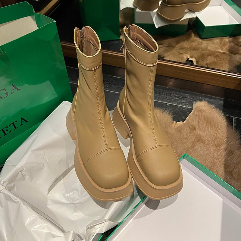 Women&#39;s High Platform Wide Toe Boots