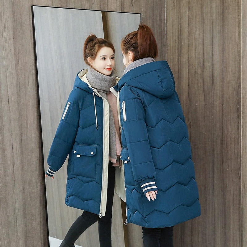 Women&#39;s Hooded Jacket With Adjustable Hood