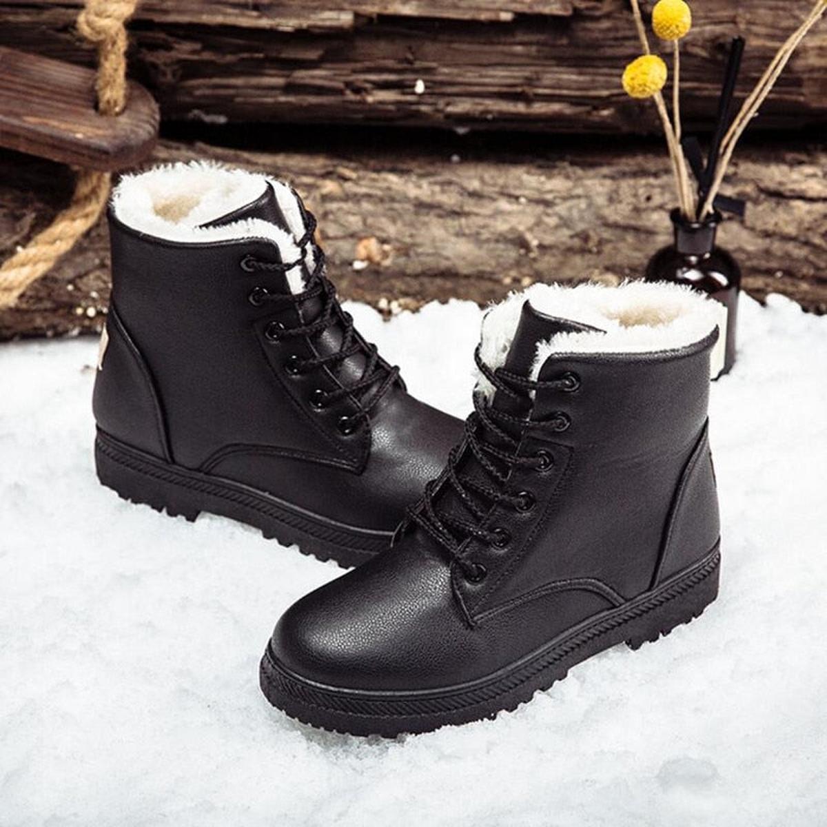 Black / 9