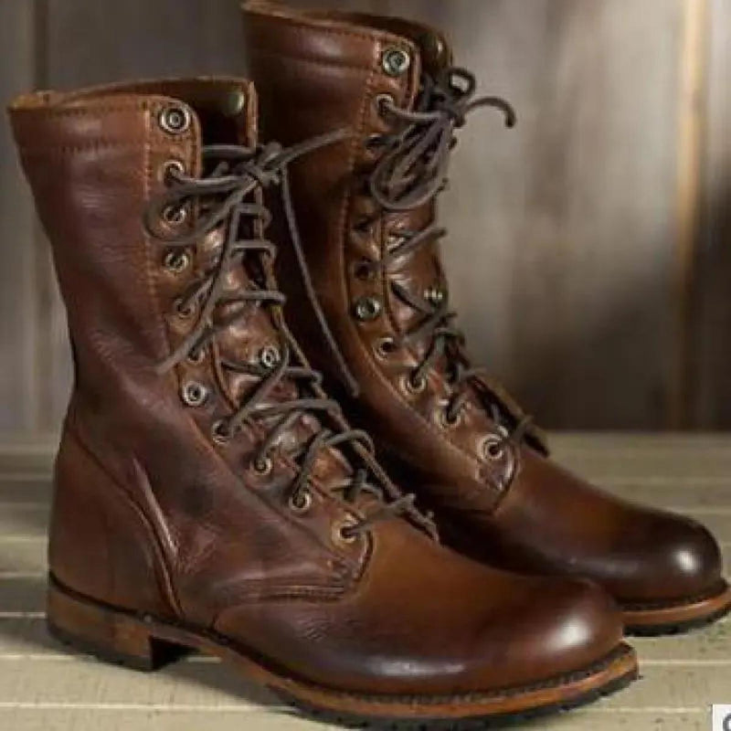 Women&#39;s Lined Leather Boots With Faux Fur