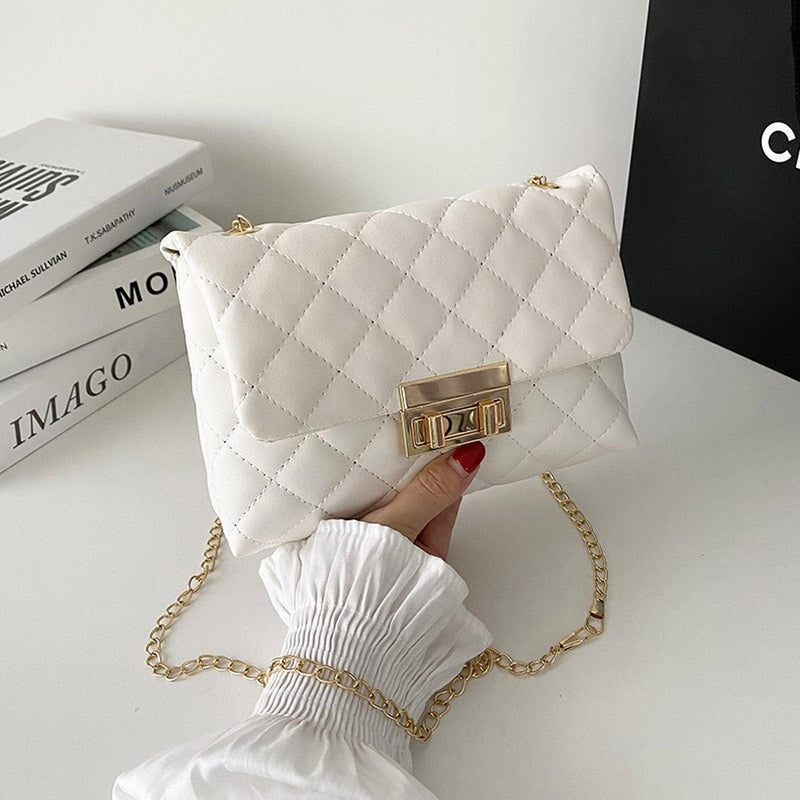 Women&#39;s Modern Handbag With Adjustable Strap And Multiple Pockets
