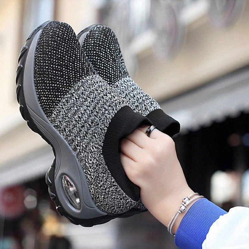 Women&#39;s Orthopedic Sole Sneakers With Adjustable Fit