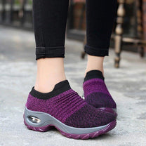 Women&#39;s Orthopedic Sole Sneakers With Adjustable Fit