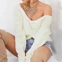 Women&#39;s Oversized Knit Sweater With Long Sleeves