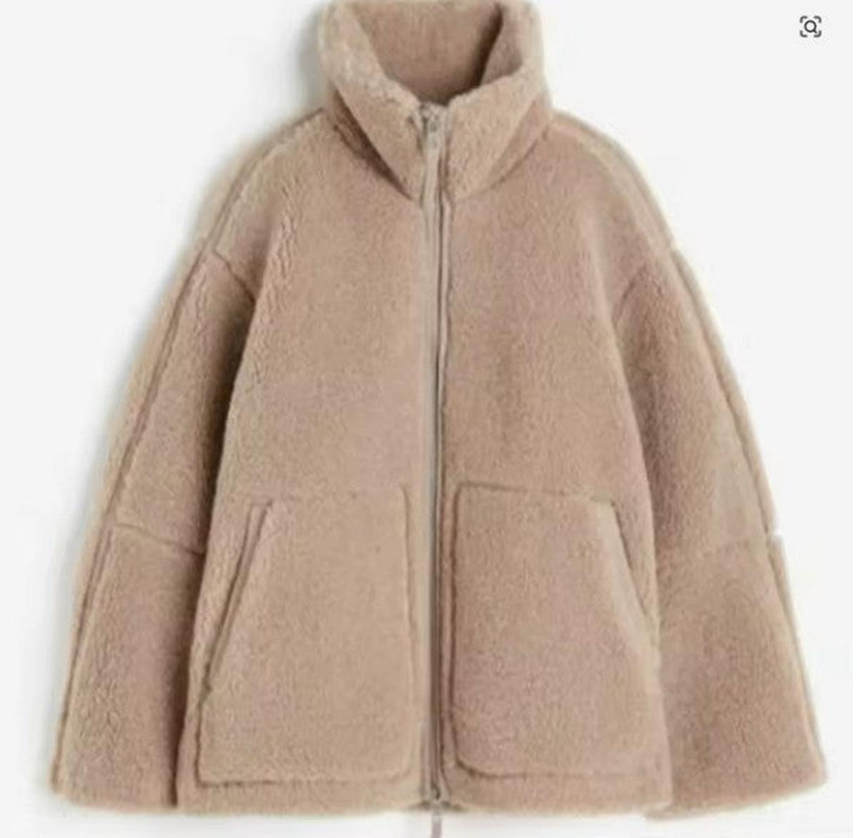 Women&#39;s Oversized Wool Jacket With Stand-Up Collar