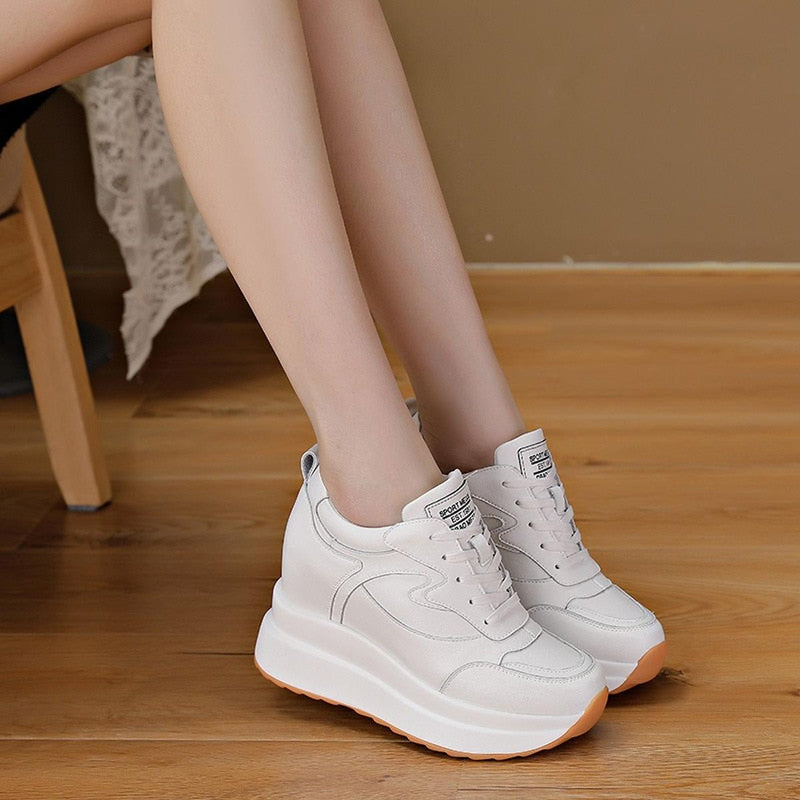 Women&#39;s Platform Sneakers Fashionable Casual Shoes