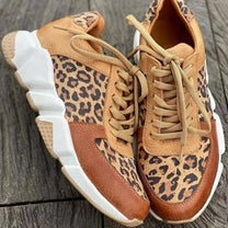 Women&#39;s Platform Sneakers With Elevated Sole