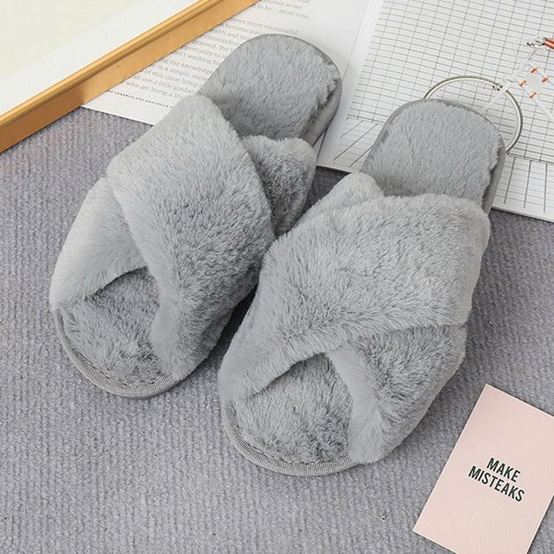 Women&#39;s Plush Indoor Slippers With Non-Slip Soles
