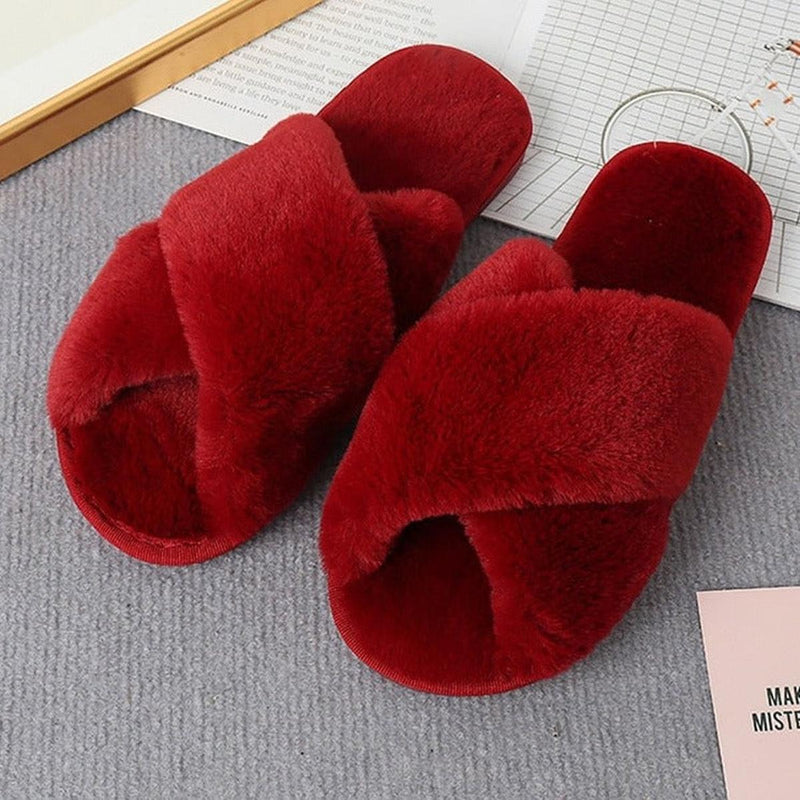 Women&#39;s Plush Indoor Slippers With Non-Slip Soles