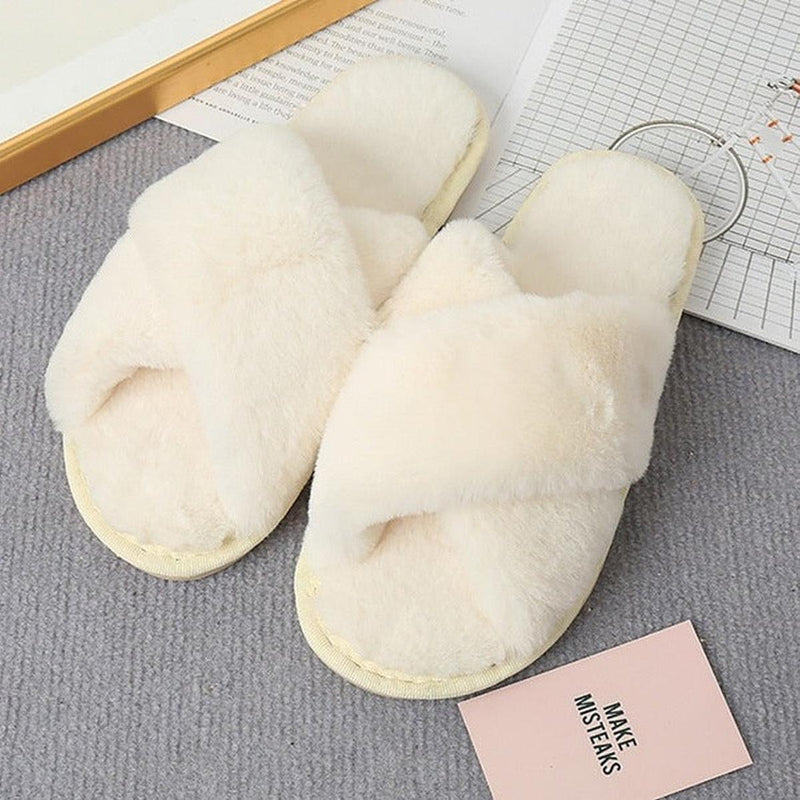 Women&#39;s Plush Indoor Slippers With Non-Slip Soles