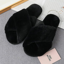 Women&#39;s Plush Indoor Slippers With Non-Slip Soles