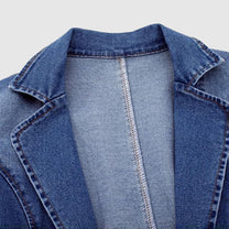 Women&#39;s Relaxed Fit Denim Jacket with Classic Collar
