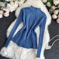 Women&#39;s Roll-Neck Jumper With Long Sleeves - Warm And Versatile