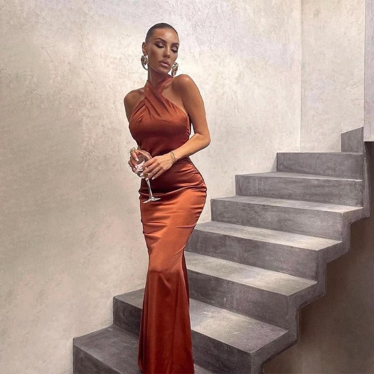 Women&#39;s Satin Halter Neck Evening Gown