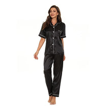 Women&#39;s Satin Pajama Set With Adjustable Straps