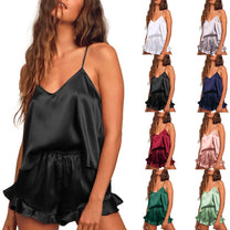 Women&#39;s Satin Pajama Set With Adjustable Straps