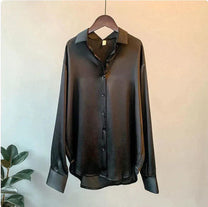 Women&#39;s Satin Shirt With Straight Collar And Button Placket
