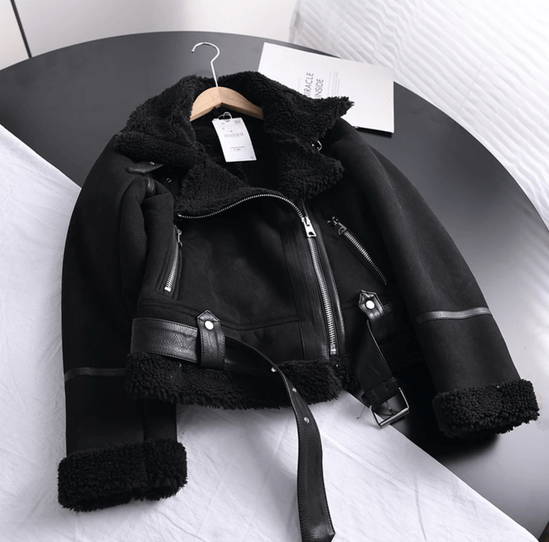 Women&#39;s Sherpa Lined Leather Jacket With Ribbed Cuffs