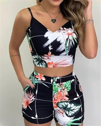 Women&#39;s Sleeveless Crop Top And Shorts Set