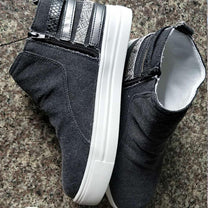 Women&#39;s Slip-On Canvas Sneakers With Elastic Inserts