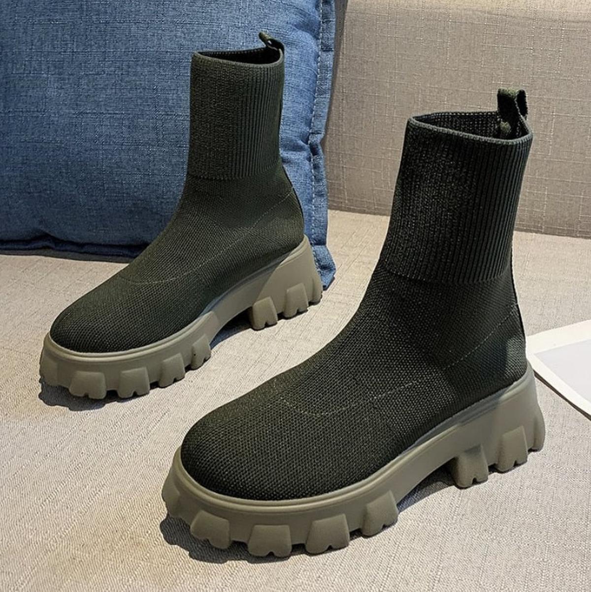 Army green / 9