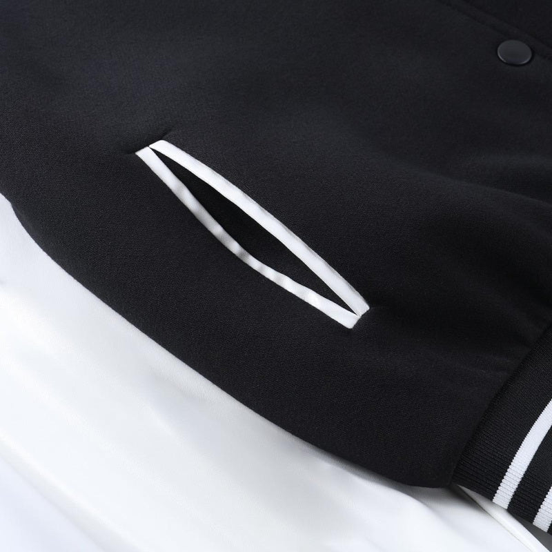 Women&#39;s Sporty Baseball Jacket With Classic Design