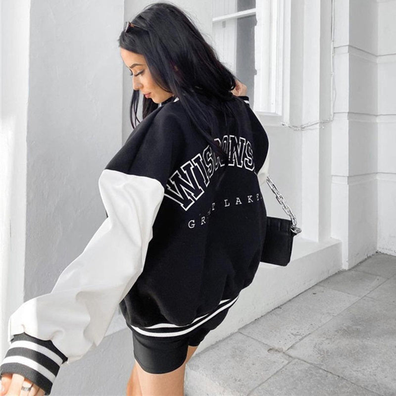 Women&#39;s Sporty Baseball Jacket With Classic Design