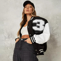 Women&#39;s Sporty Baseball Jacket With Classic Design