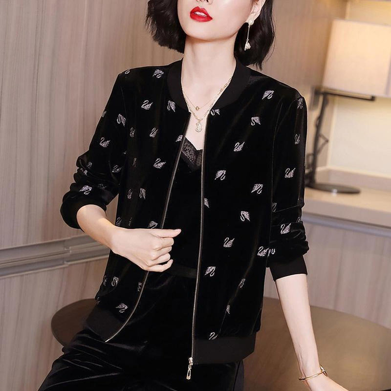 Women&#39;s Stylish Jacket With Functional Pockets