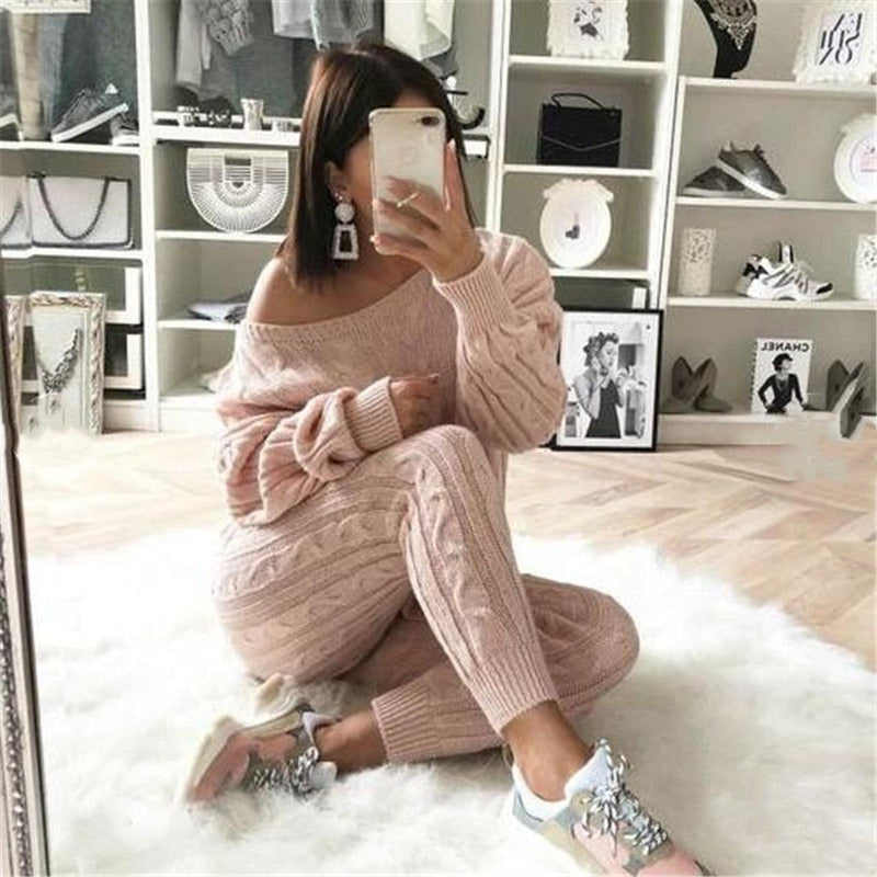 Women&#39;s Sweater And Pants Set