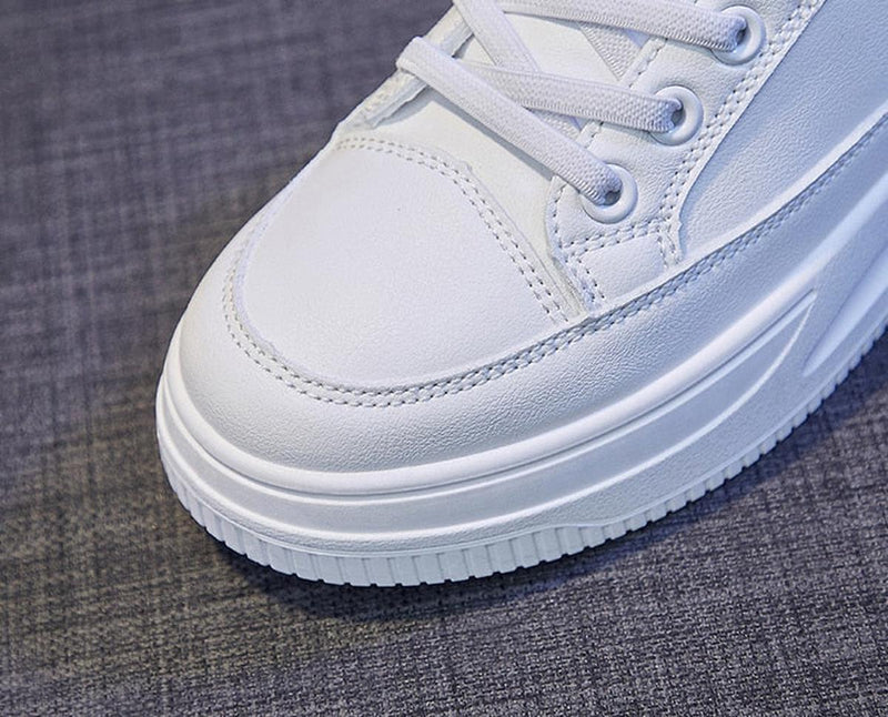 Women&#39;s Trendy Low-Top Sneakers