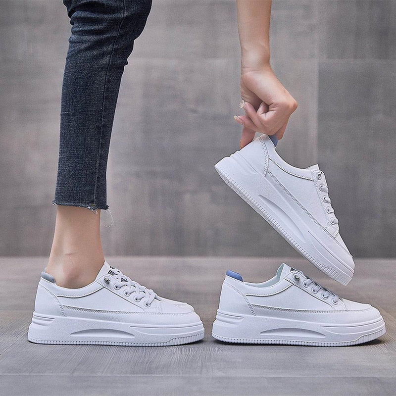 Women&#39;s Trendy Low-Top Sneakers