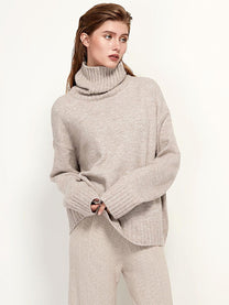 Women&#39;s Turtleneck Sweater Regular Fit
