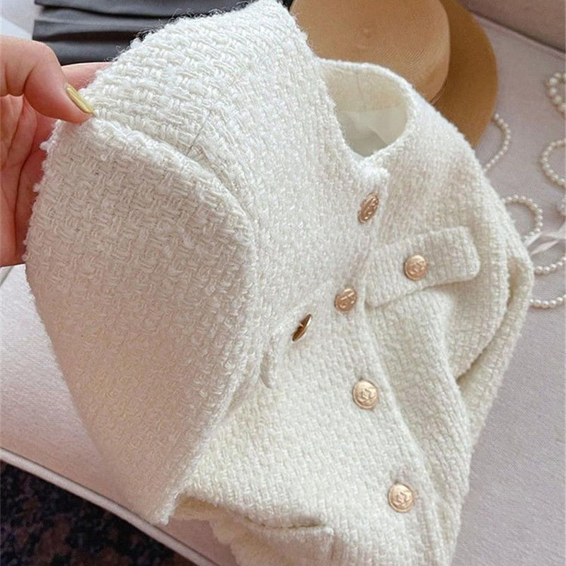 Women&#39;s Tweed Jacket With Round Neckline And Button Placket