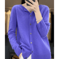 Women&#39;s V-Neck Cardigan Pullover With Button Details