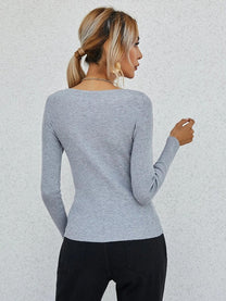Women&#39;s V-Neck Pullover Sweater