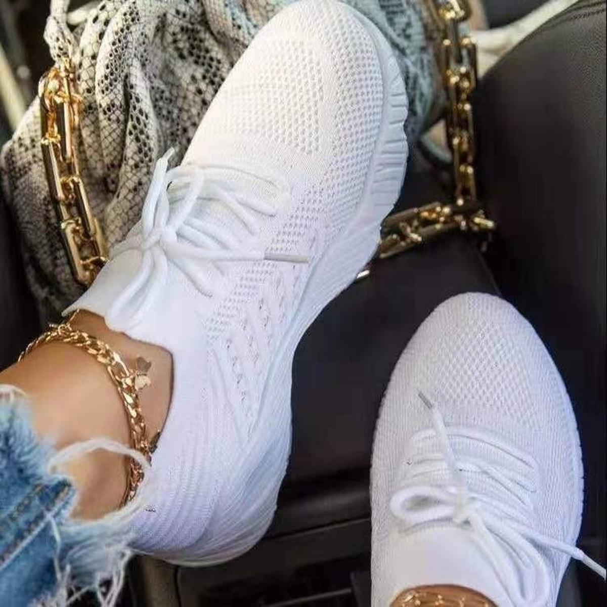 White / 9