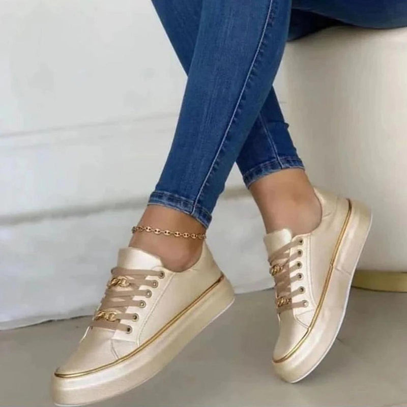 Women&#39;s White Low-Top Trainers With Gold Accent